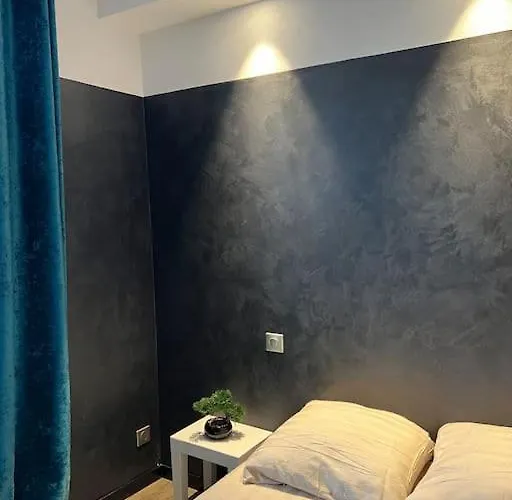 Echec Et Mat Chic - Gare & Hyper Centre * أنجير