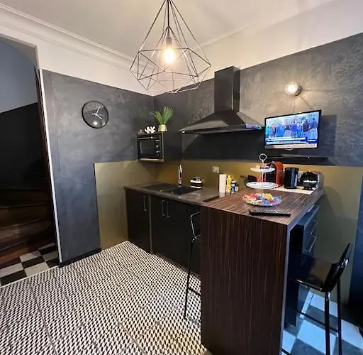 Echec Et Mat Chic - Gare & Hyper Centre * Angers